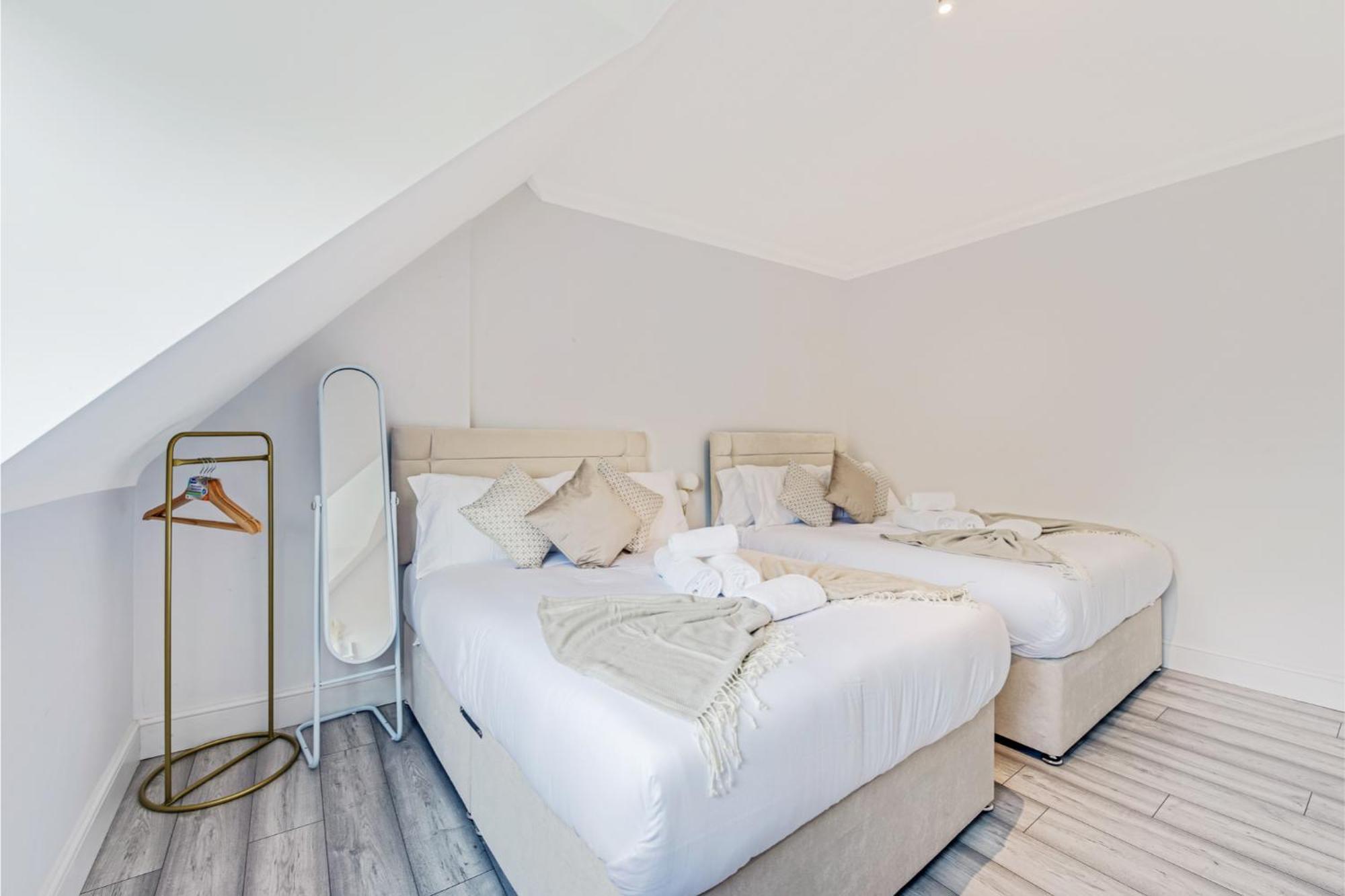 Sweet And Lovely 2Br With Free Parking Лондон Екстер'єр фото